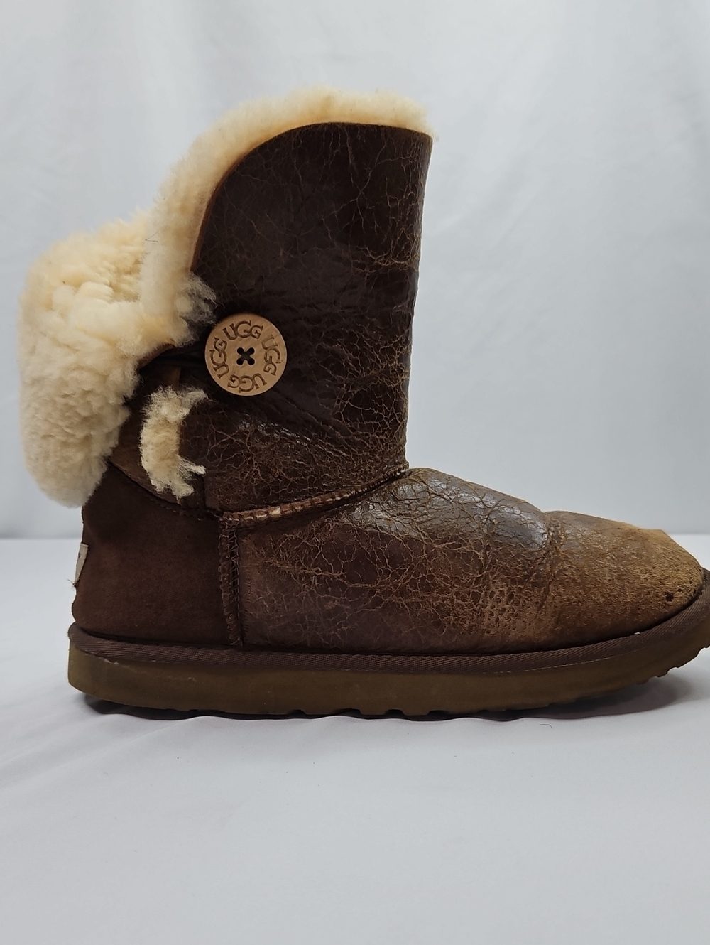 UGG Australia Women's Bailey Button 1872 Krinkle Chestnutt Brown Leather Size 10